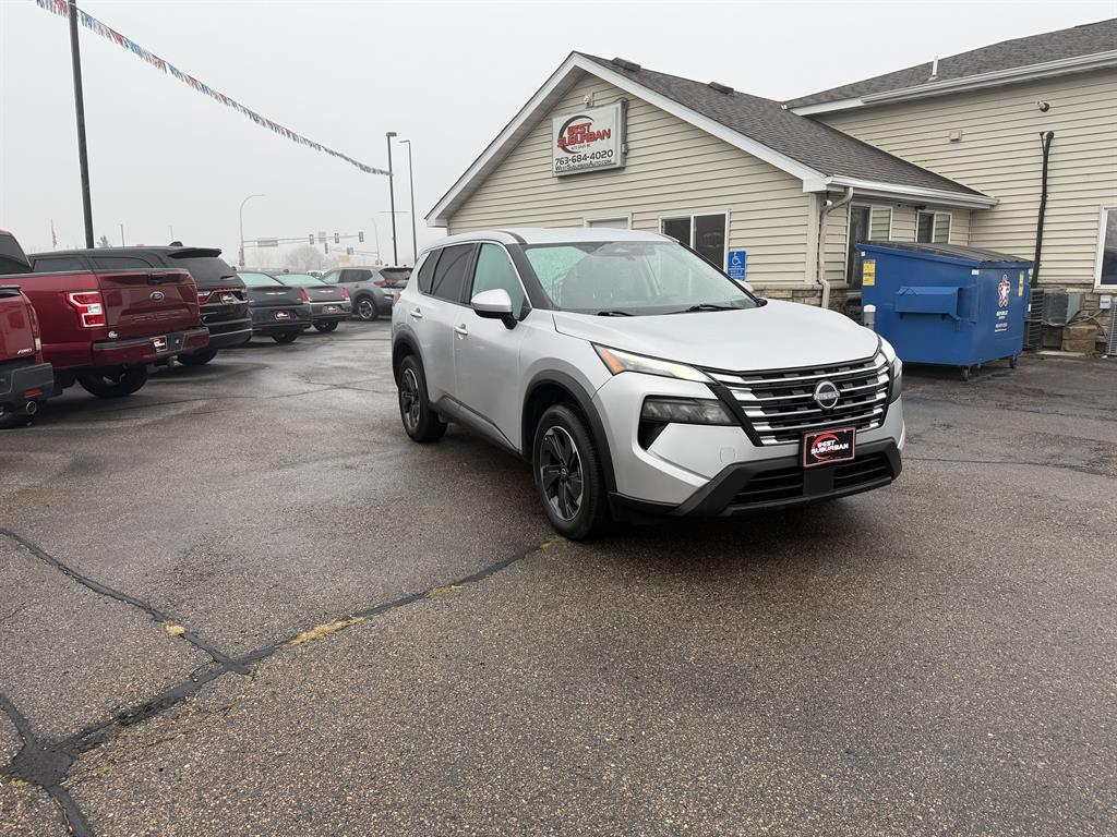 2024 Nissan Rogue SV - main photo