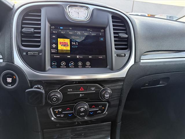 2020 Chrysler 300 Touring