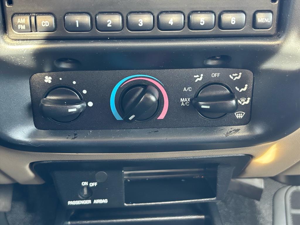 2004 Ford Ranger XL - Photo 12