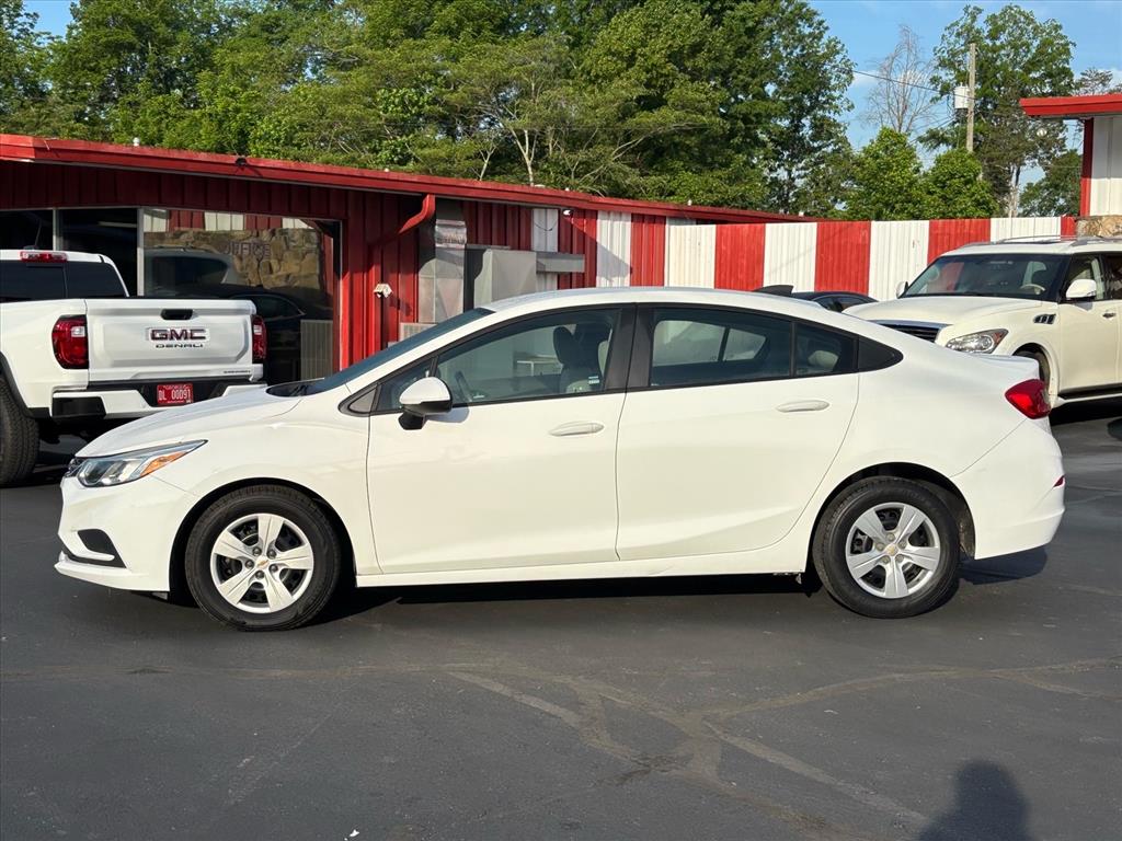 2017 Chevrolet Cruze LS Auto's photo