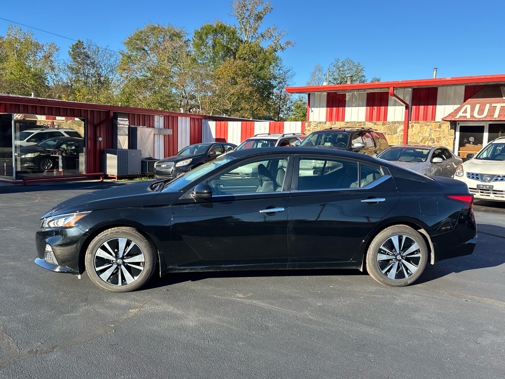 2022 Nissan Altima SV's photo