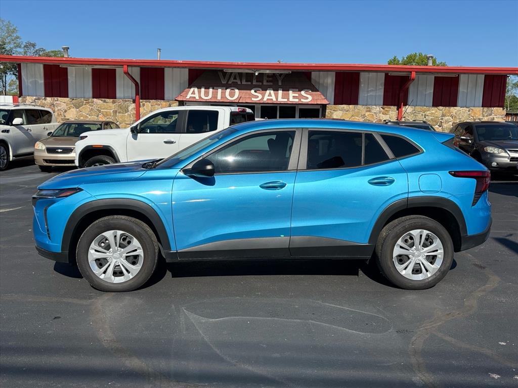 2025 Chevrolet Trax LS's photo