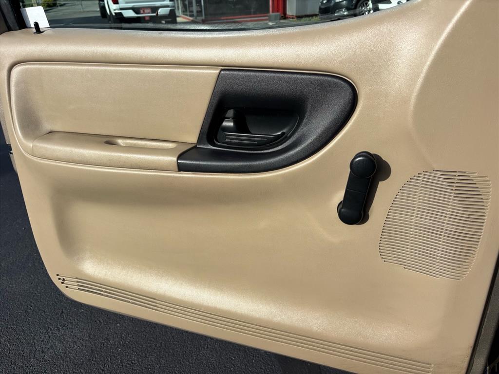 2004 Ford Ranger XL - Photo 7