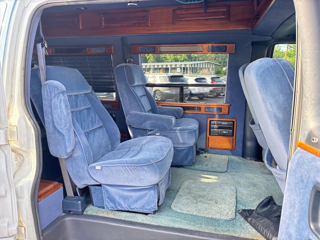 1996 Chevrolet G10 - Photo 9
