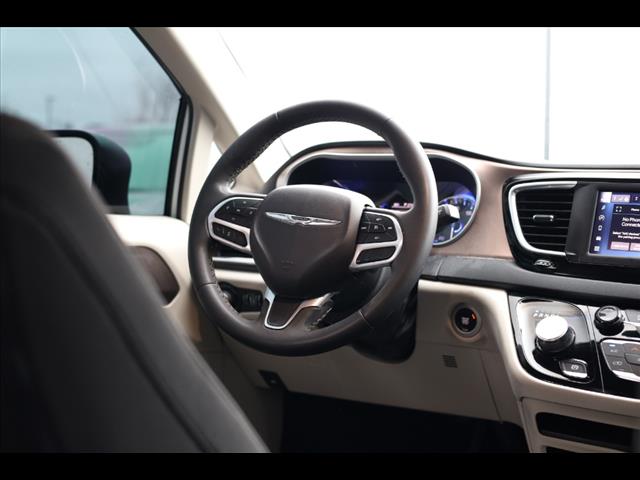 2023 Chrysler Voyager LX FWD