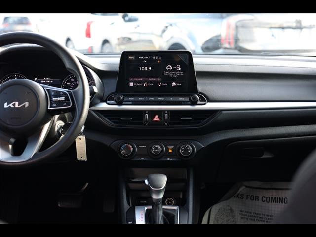 2023 Kia Forte LXS IVT