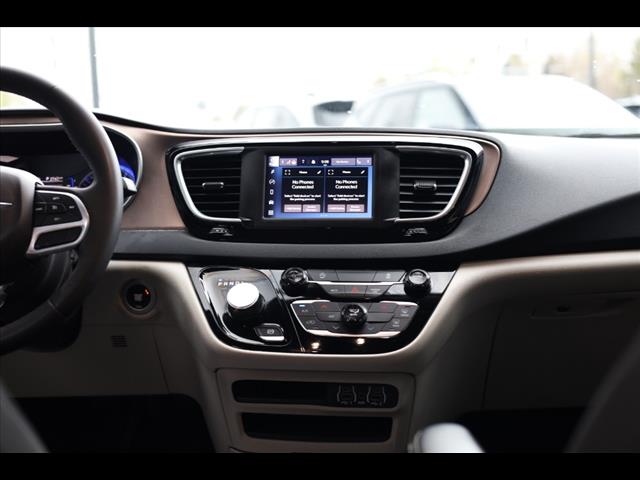 2023 Chrysler Voyager LX FWD