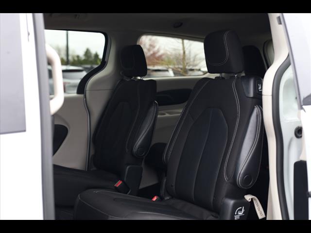 2023 Chrysler Voyager LX FWD