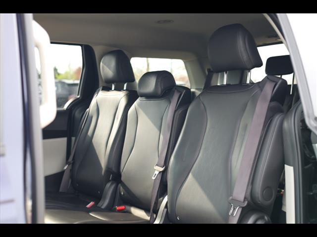 2024 Kia Carnival LX FWD