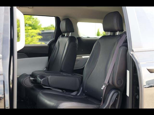 2024 Kia Carnival LX FWD W/SEAT PKG