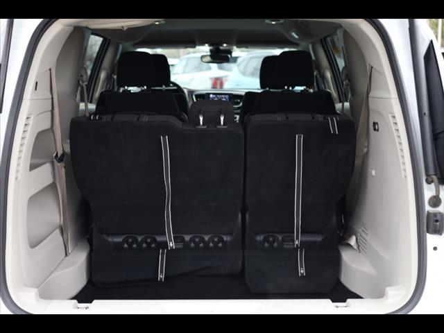2023 Chrysler Voyager LX FWD