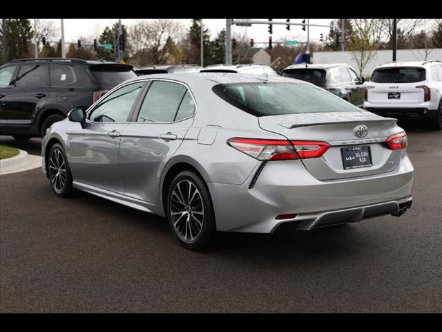 2019 Toyota Camry SE AUTO