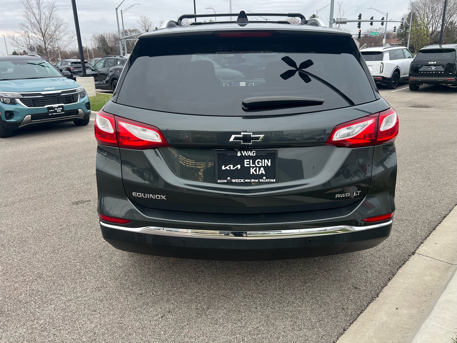 View vehicle photo 4