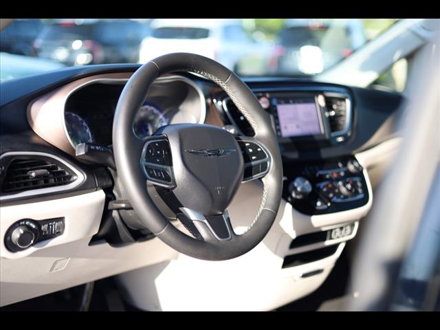 2023 Chrysler Voyager LX FWD