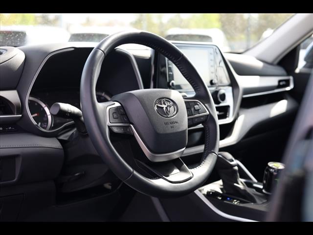 2022 Toyota Highlander XLE AWD