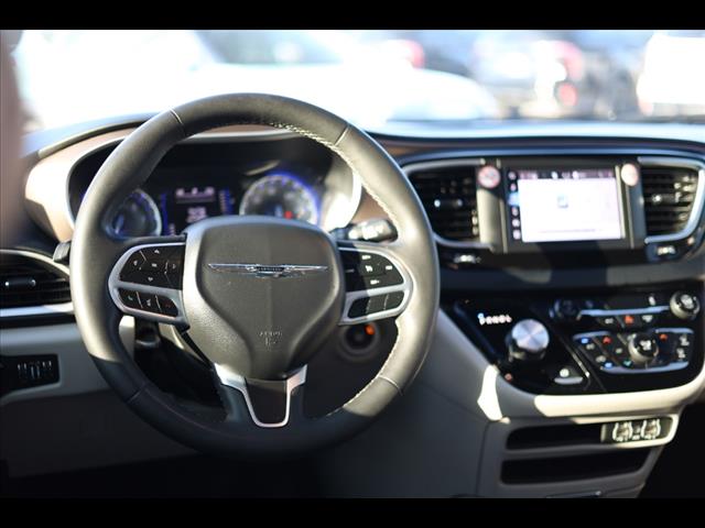 2023 Chrysler Voyager LX FWD