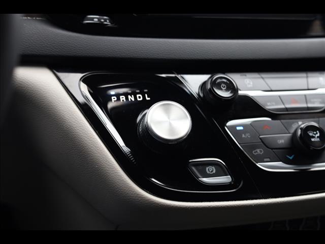 2023 Chrysler Voyager LX FWD