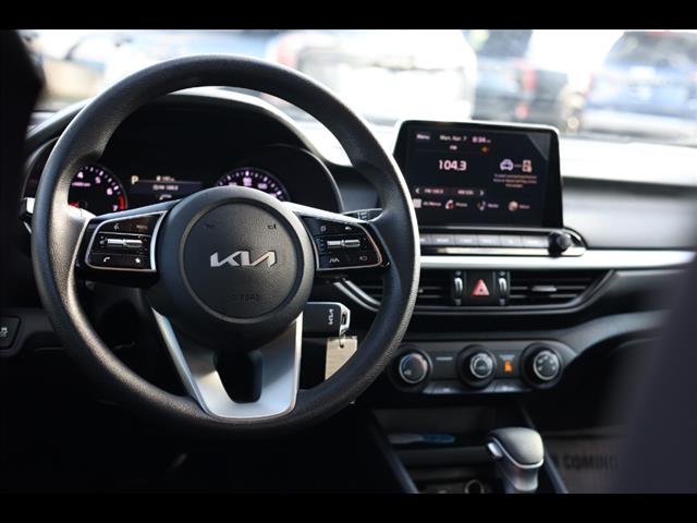 2023 Kia Forte LXS IVT
