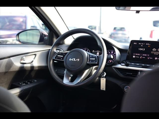 2023 Kia Forte LXS IVT
