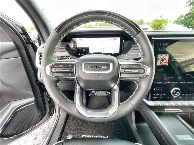 2025 GMC Acadia Denali