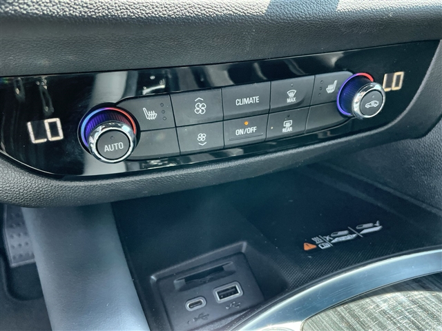 2022 Buick Enclave Essence