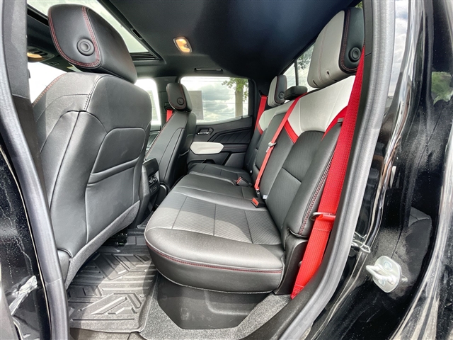 2025 GMC Canyon AT4