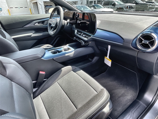 2025 Chevrolet Equinox EV LT2
