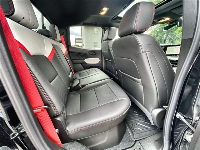 2025 GMC Canyon AT4