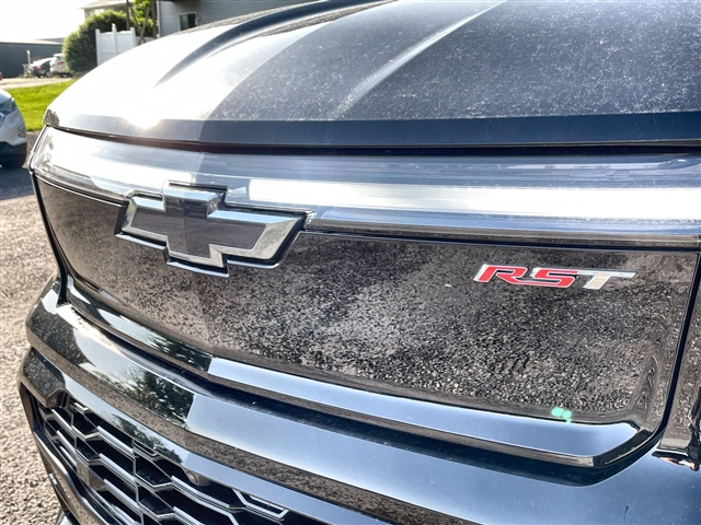 2025 Chevrolet Silverado EV RST