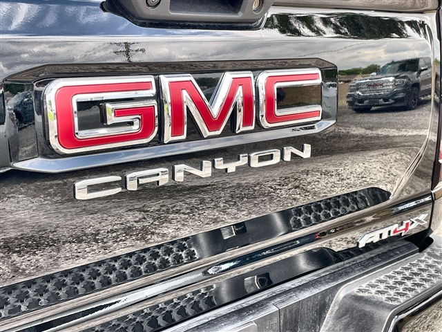 2025 GMC Canyon AT4