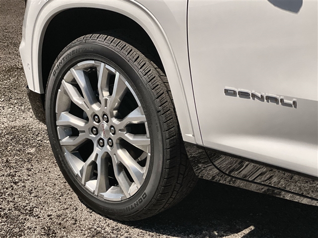 2025 GMC Acadia Denali