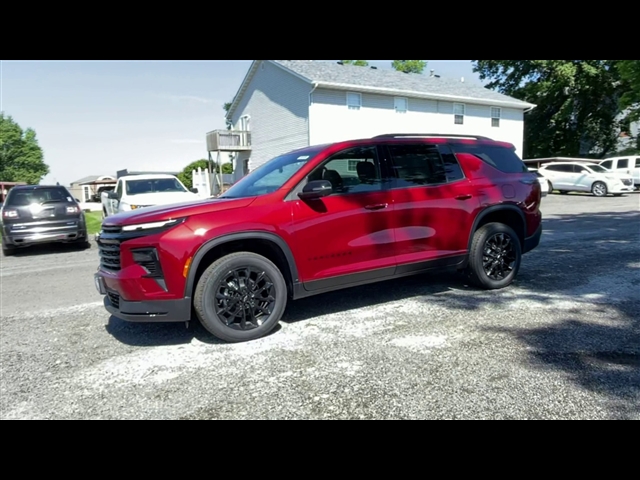 2025 Chevrolet Traverse LT