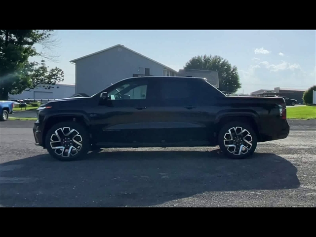 2025 Chevrolet Silverado EV RST