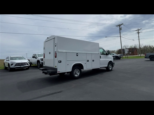 2024 Chevrolet Express 3500
