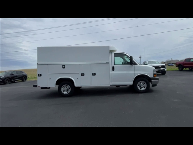 2024 Chevrolet Express 3500