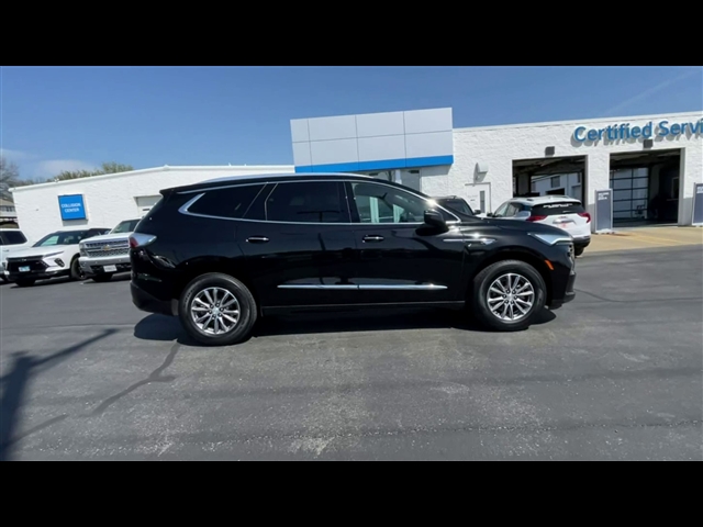 2022 Buick Enclave Essence