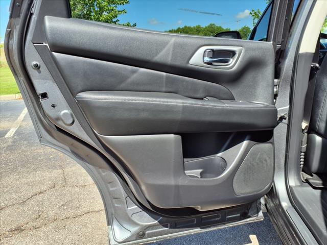2020 Nissan Pathfinder S