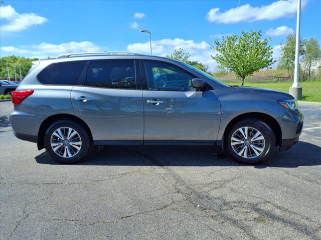 2020 Nissan Pathfinder S