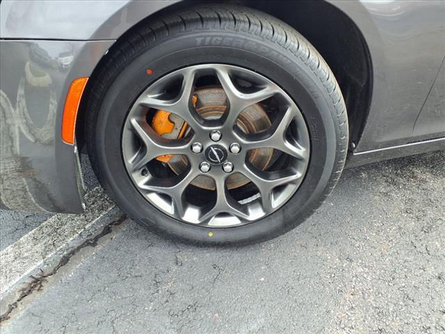 2018 Chrysler 300 S