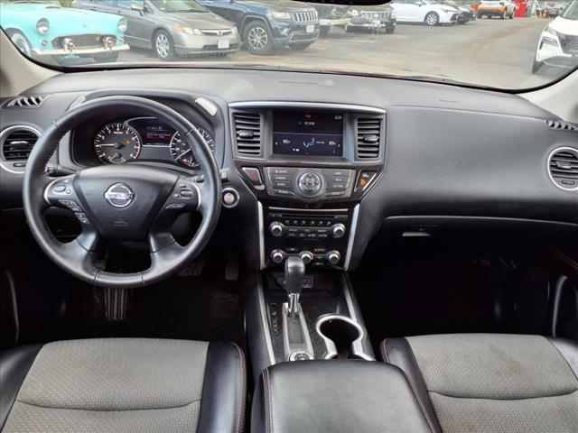2020 Nissan Pathfinder SV