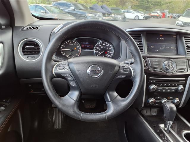 2020 Nissan Pathfinder SV