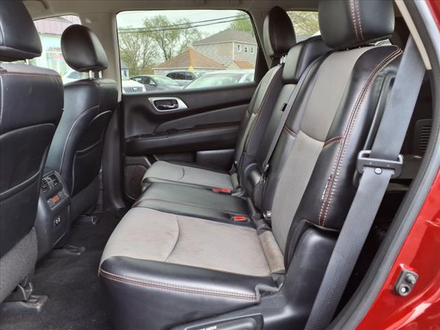 2020 Nissan Pathfinder SV