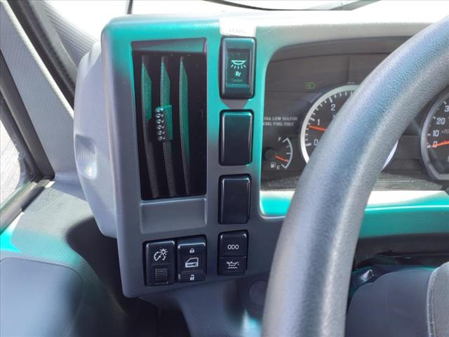 2015 Isuzu box box