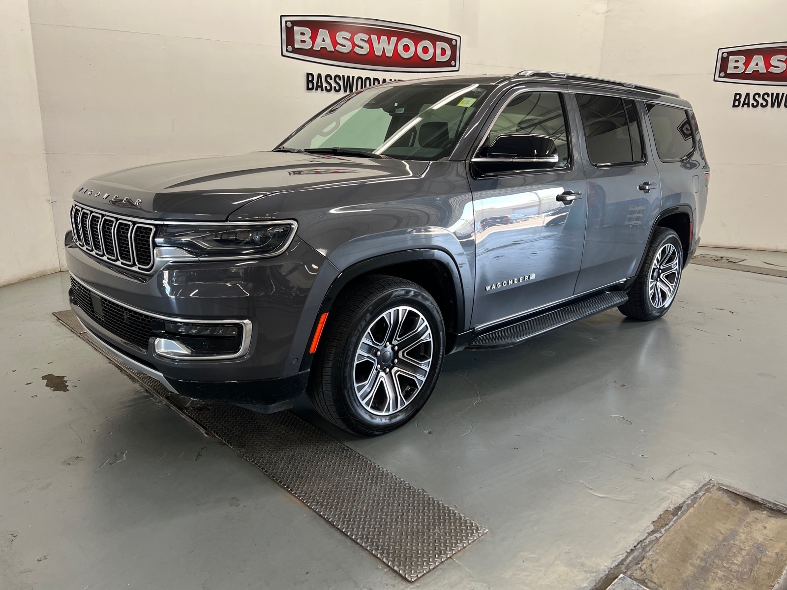 Gray 2024 Jeep Wagoneer Series II RWD SUV / Crossover 4X2 Automatic