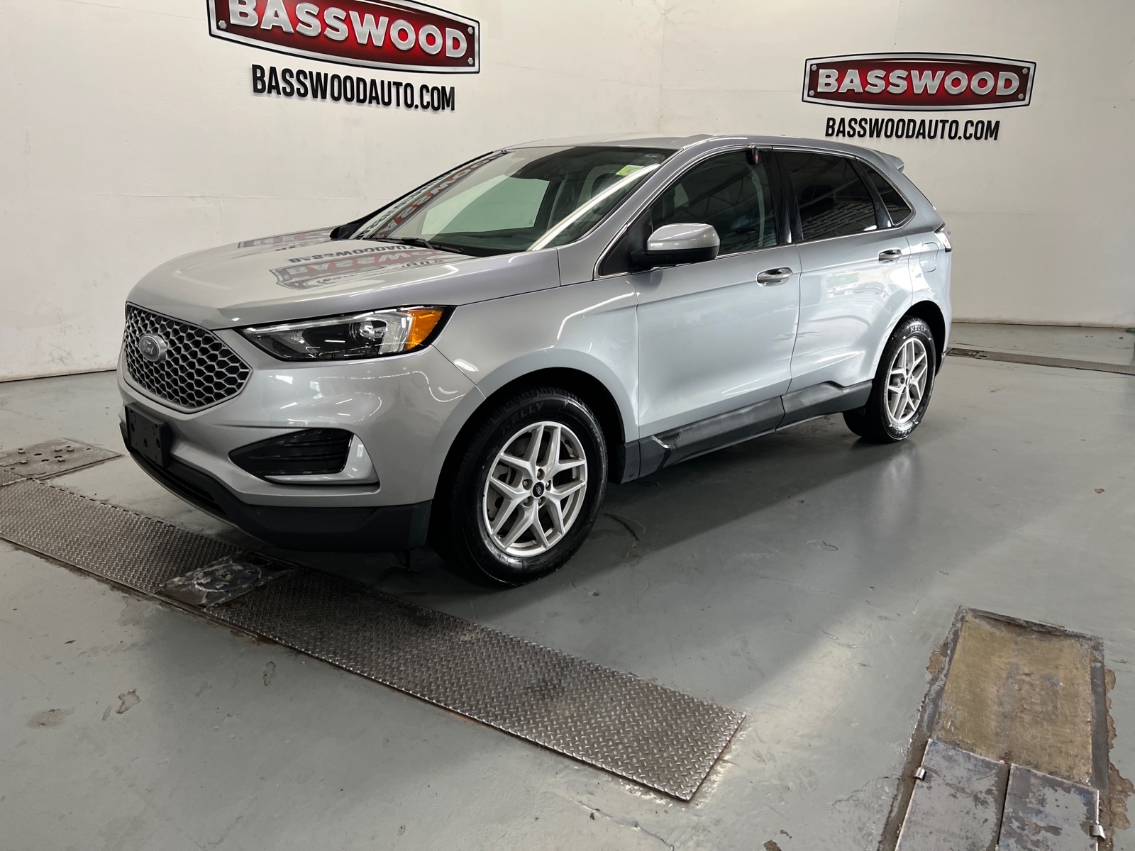 Silver 2024 Ford Edge SUV / Crossover All-Wheel Drive 8-Speed Automatic