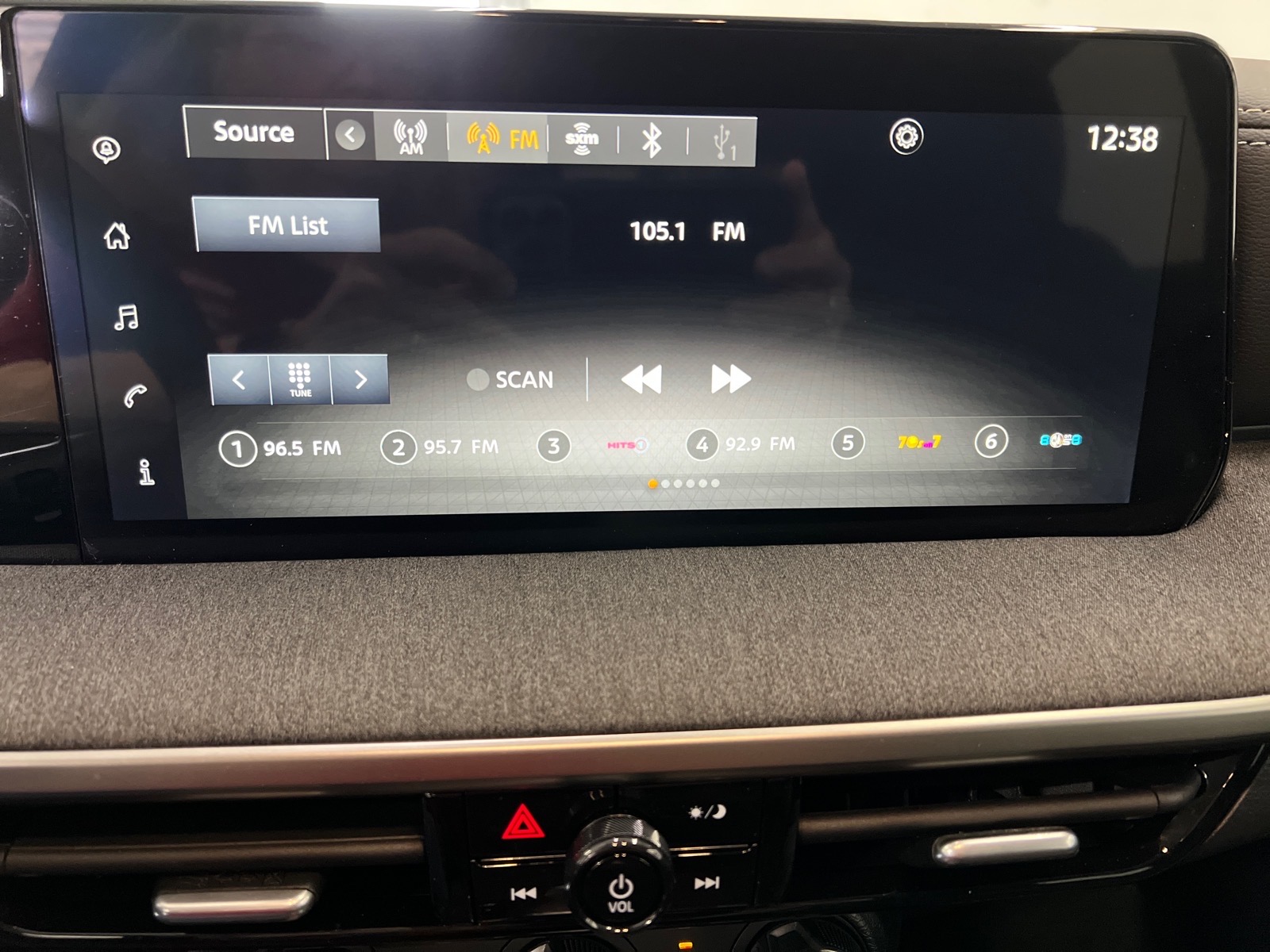 View vehicle photo 4