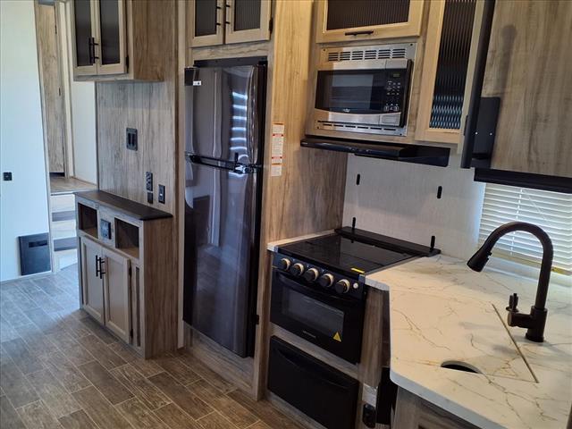 2021 Forest River Artic Wolf  - Photo 10