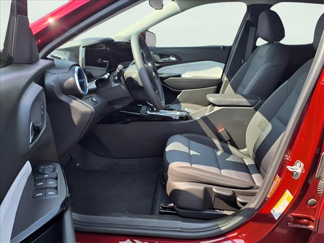 2024 Chevrolet Trax LT - Photo 11