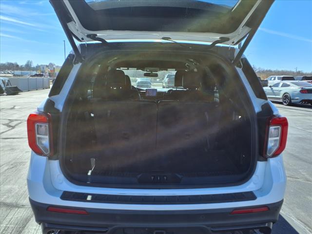 2022 Ford Explorer ST - Photo 13