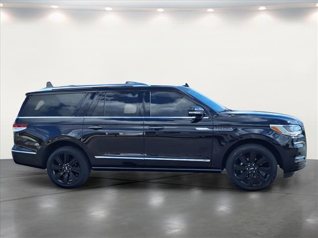 2023 Lincoln Navigator L Reserve - Photo 2